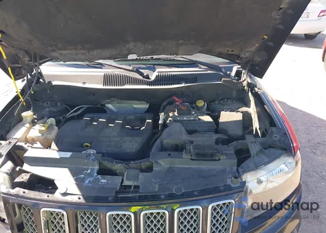 2017 Jeep Compass Latitude 4X4 из США, поврежденный, VIN 1C4NJDEB1HD122066